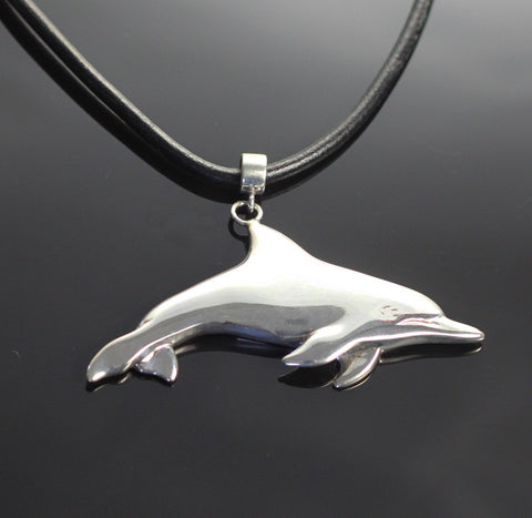 Dolphin Pendant – S1001