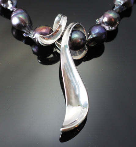 Overlapping Waves Pearl Enhancer-P1030