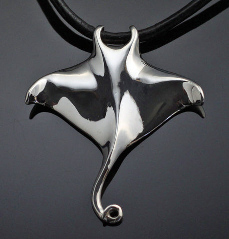 Manta Ray Pendant – S1017