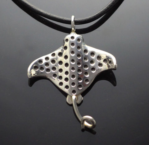 Spotted Eagle Ray Pendant -S1024