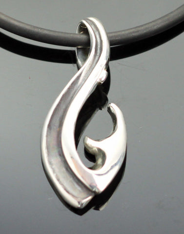 Grooved Hook Pendant – F1013
