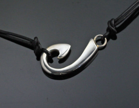 Sm. Circle Hook Sideways Necklace – P1038-S
