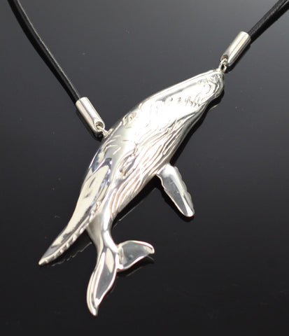 Humpback Necklace – S1006